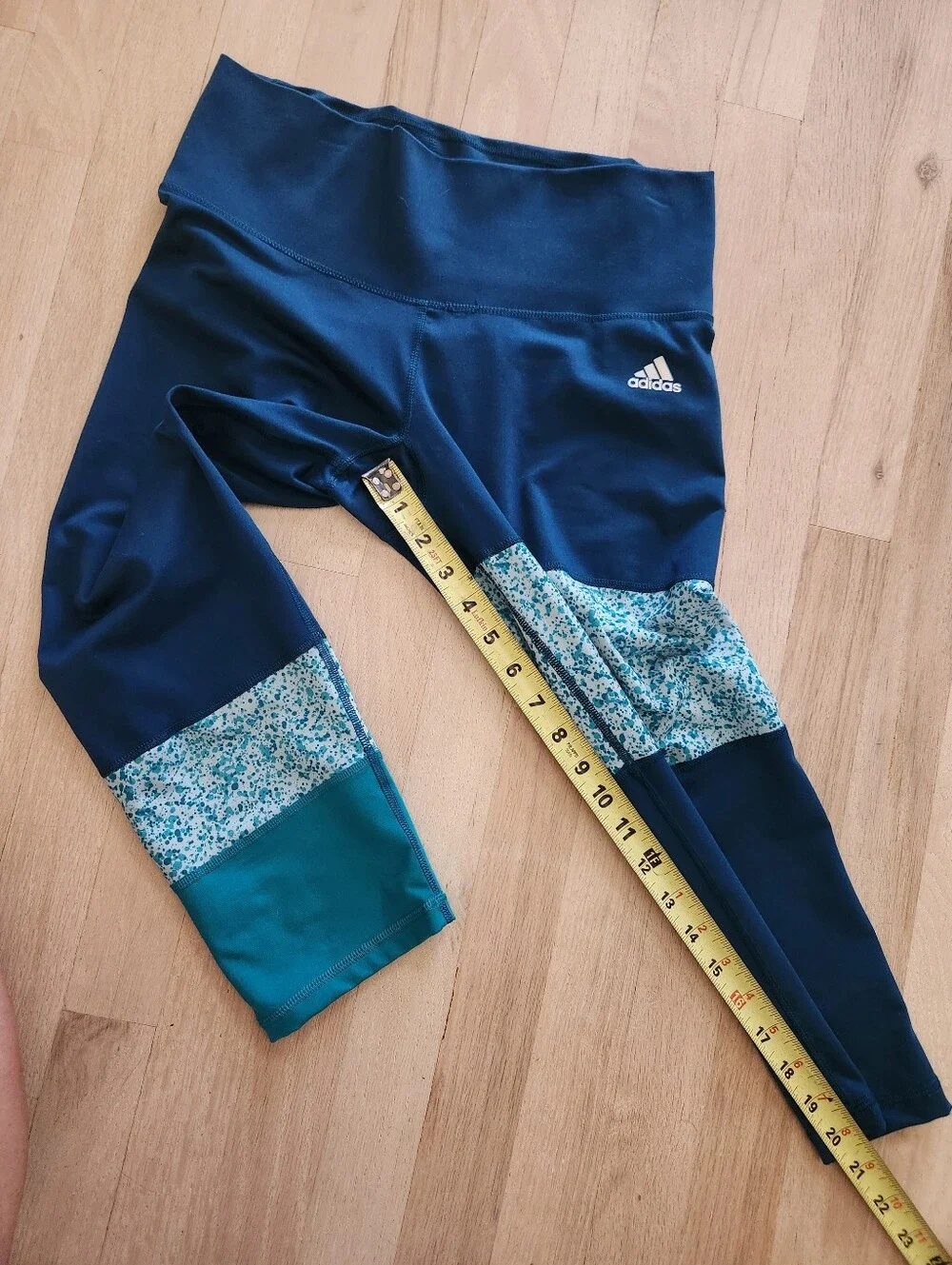 EUC Adidas Womens Climalite Capri Leggings Size M Blue Teal Speckled Colorblock